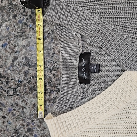 "SAY WHAT" Sz. L. Two-tone, gray /cream, long-sleeved, midi, sweater dress. - Picture 7 of 12